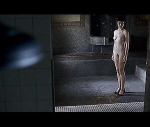 Olga Kurylenko - L'Annulaire (2005)