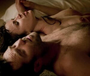 Natalia Avelon, Alexandra Moen - Strike Back S02 E09 (2011)