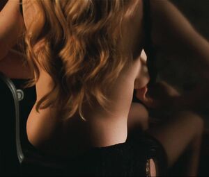 Amanda Seyfried & Julianne Moore - Chloe (2009)