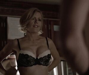 Kathleen Robertson - Boss (2012)