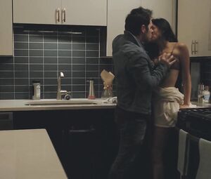 Aislinn Derbez, Erica Silverman nude - Easy S01E04 (2016)