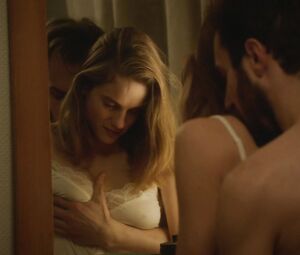 Noemie Schmidt, Gitte Witt, Fleur Geffrier nude - A l'interieur s01e01-02 (2019)