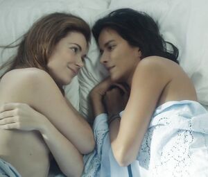 Celebs Nude Patricia Velasquez, Eloisa Maturen - Liz in September (2014)