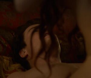 Naked Carice Van Houten - GAME OF THRONES (S03 E08)
