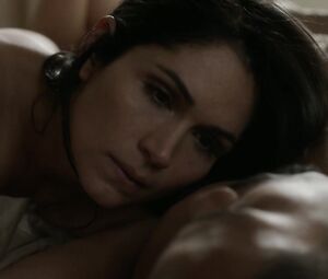 Lela Loren naked – Power s02e01 (2015)