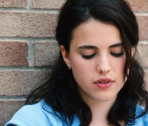 Margaret Qualley hot – The Leftovers s01e01 (2014)