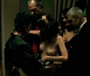 Nude Hardcore (2004)
