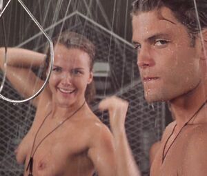 Dina Meyer nude - Starship Troopers (1997)