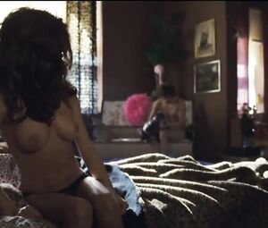 Natalia Avelon nude - Das wilde Leben (2007)