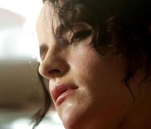 Naked Ana Alexander - Crystal Allen - Femme Fatales s01e09 (2010)