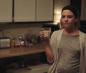 Naked Hélene Yorke Sexy - High Maintenance s01e01 (2016)