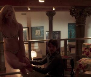 Nude Elle Fanning - A Rainy Day in New York (2019)