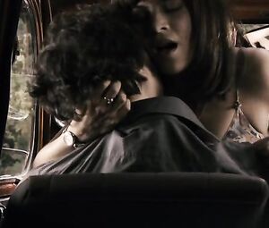 Thais Blume sexy - LUNA CALIENTE (2009)