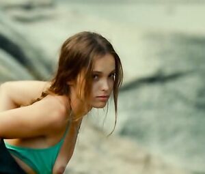 Lola Le Lann nude - Un moment d'egarement (2015)