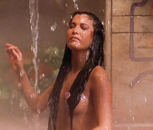 Kelly Hu sexy – The Scorpion King (2002)
