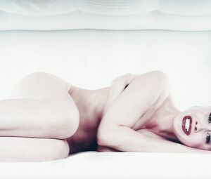 Sarah Gadon sexy – Antiviral (2012)