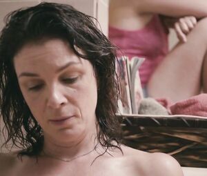 Sonia Vigneault, Noemi Lira Hot, Sexy - Faillir (2012)
