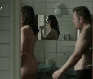 Margo Verhoeven, Saskia Temmink Nude - Van God Los s04e02 (2017)