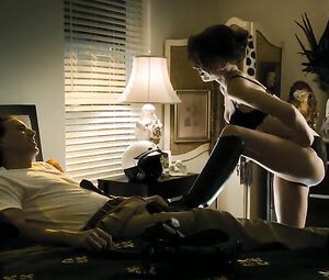 Eva Mendes, Fairuza Balk, Katie Chonacas Sexy - The Bad Lieutenant Port Of Call