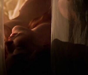 Cate Blanchett Nude - Elizabeth (1998)
