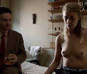 Sara Hjort Ditlevsen, Hadewych Minis Nude - Borgman (2013)