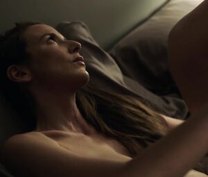 Gemma Massot Naked - The Looming Tower s01e03 (2018)